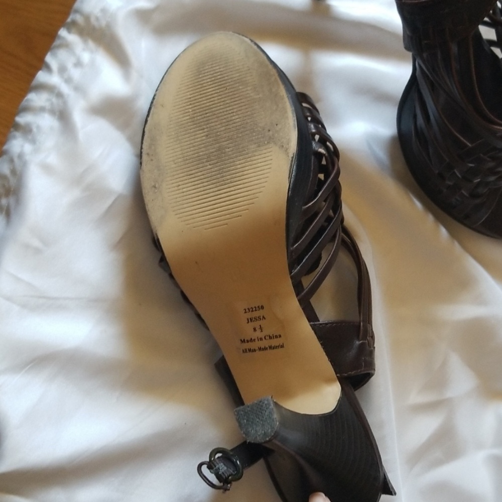 High heels - Picture 3 of 3